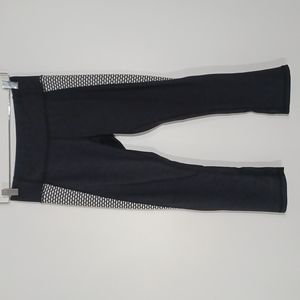 ✨3/$25✨Pure & Simple Cropped Leggings - S